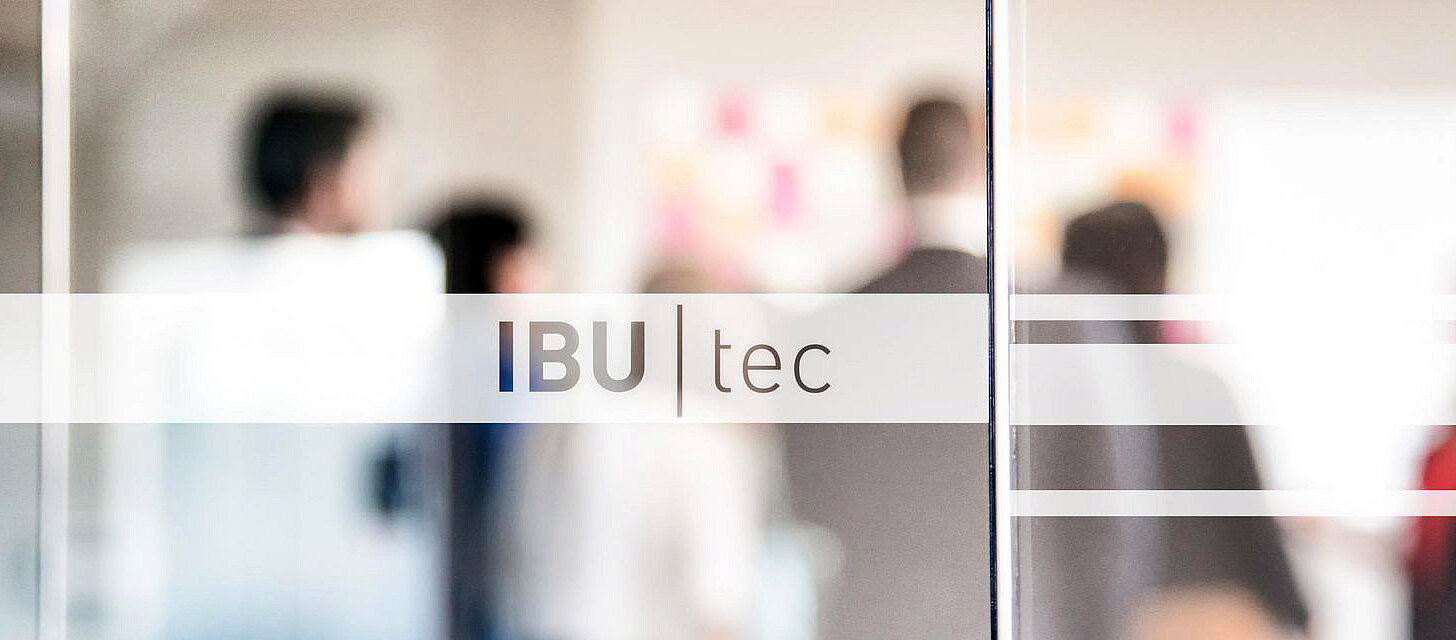 Photo de couverture de la direction du groupe IBU-tec, du conseil d'administration et du conseil de surveillance
